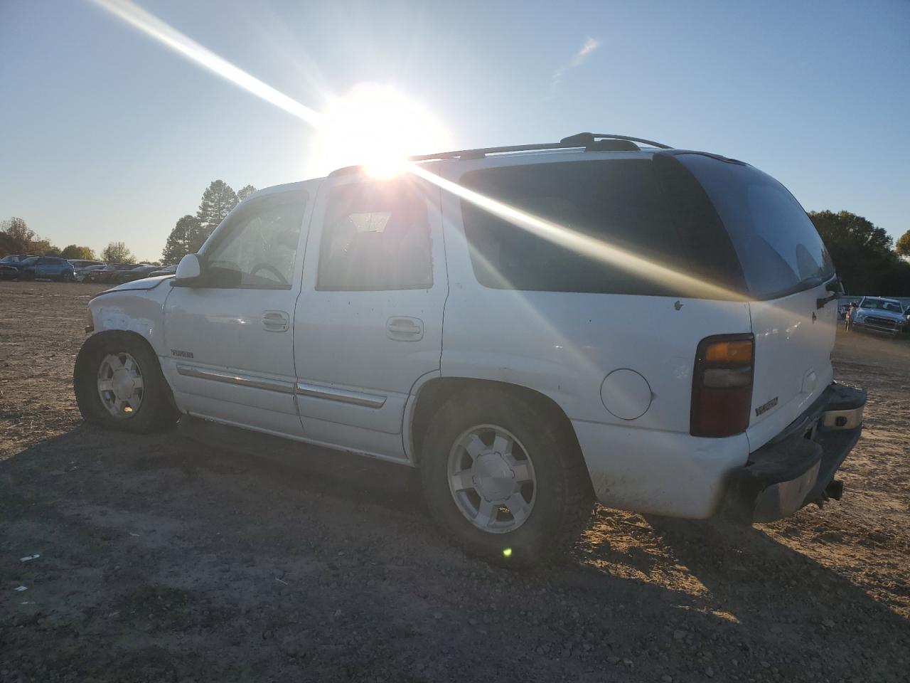 2004 GMC Yukon VIN 1GKEK13Z44R255658 Copart auction photo, front end damage thumbnail 2