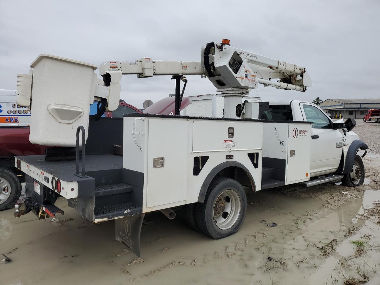 2018 RAM 5500 VIN 3C7WRNBL8JG428712 Copart auction photo, front end damage thumbnail 3