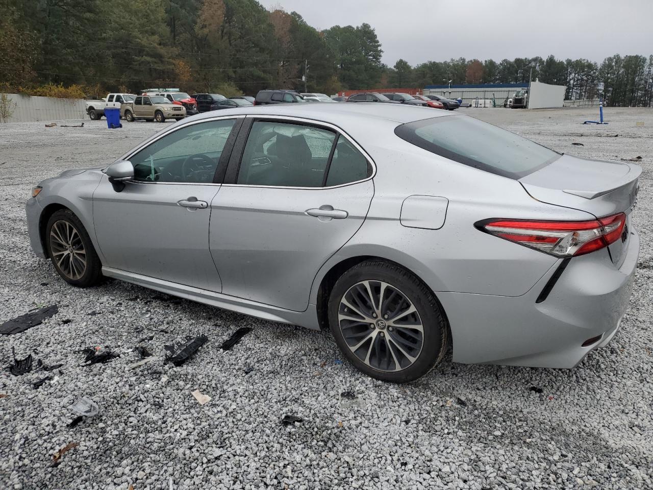 2018 Toyota Camry VIN 4T1B11HK5JU561477 Copart auction photo, side / rear end damage thumbnail 2