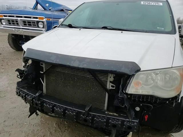 2012 Chrysler Town & Country VIN 2C4RC1BG3CR260787 Copart auction photo, front end damage thumbnail 15