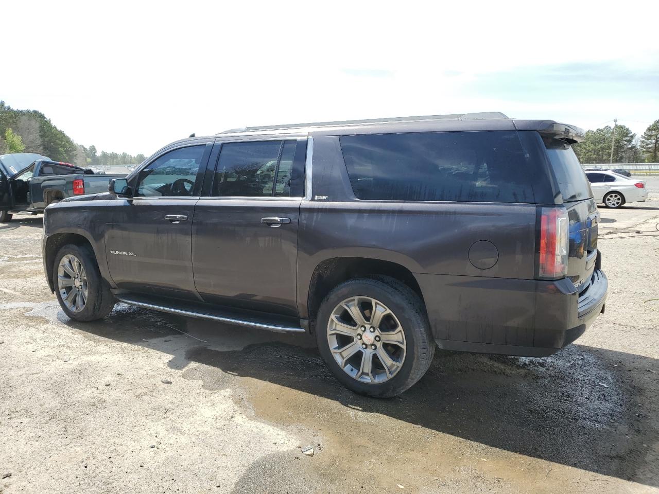 2015 GMC Yukon VIN 1GKS1HKC8FR551491 Copart auction photo, side / front end damage thumbnail 2
