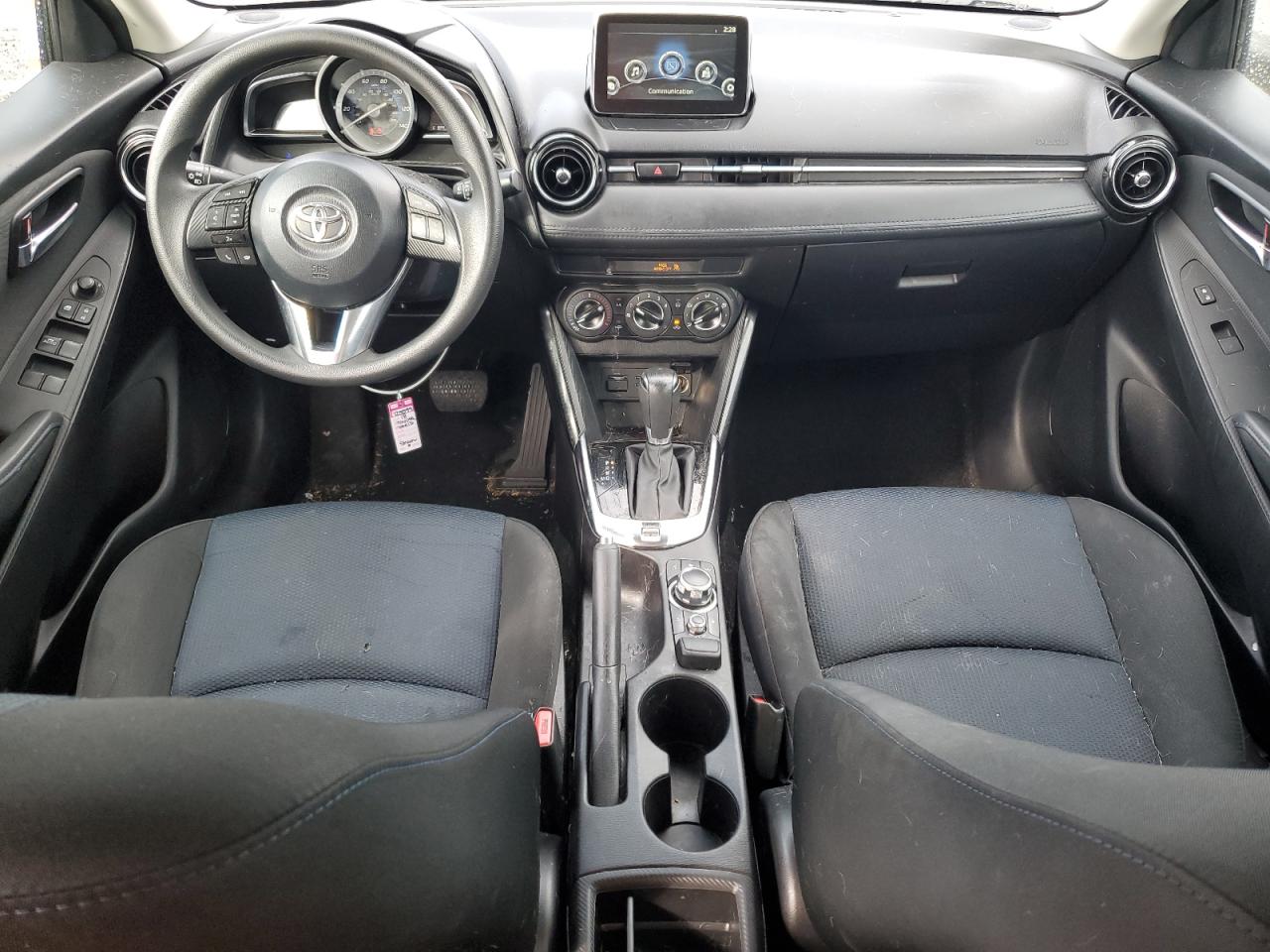 2018 Toyota Yaris VIN 3MYDLBYV2JY312415 Copart auction photo, rear end / minor dent/scratches damage thumbnail 8