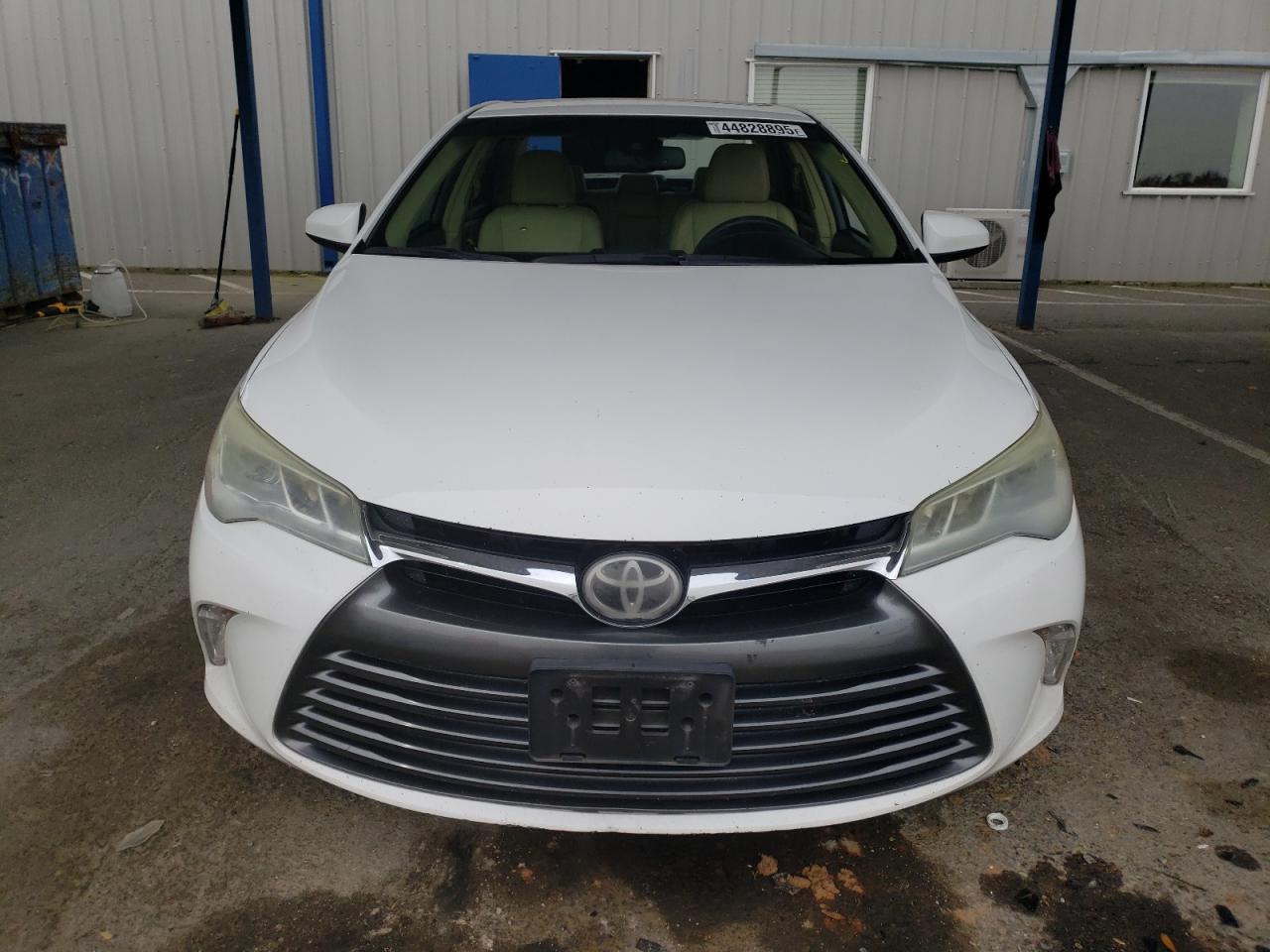 2015 Toyota Camry VIN 4T1BK1FK3FU557337 Copart auction photo, rear end damage thumbnail 5