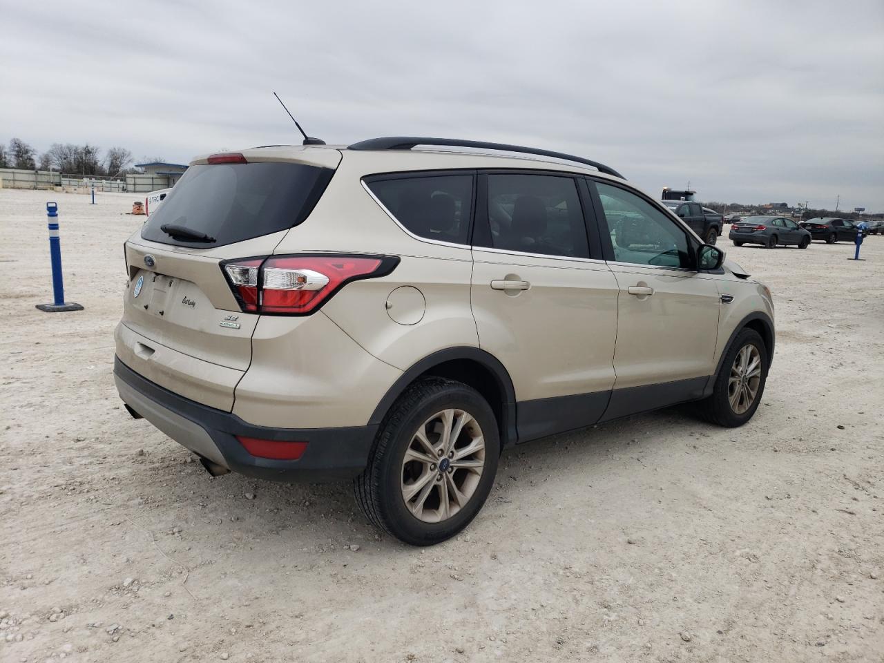 2018 Ford Escape VIN 1FMCU0GD1JUC04385 Copart auction photo, front end damage thumbnail 3