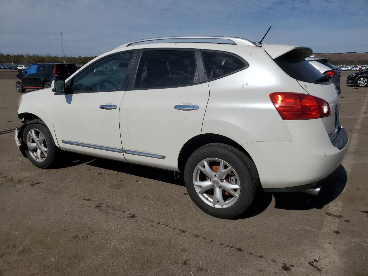 2011 Nissan Rogue VIN JN8AS5MV8BW313349 Copart auction photo, front end / minor dent/scratches damage thumbnail 2