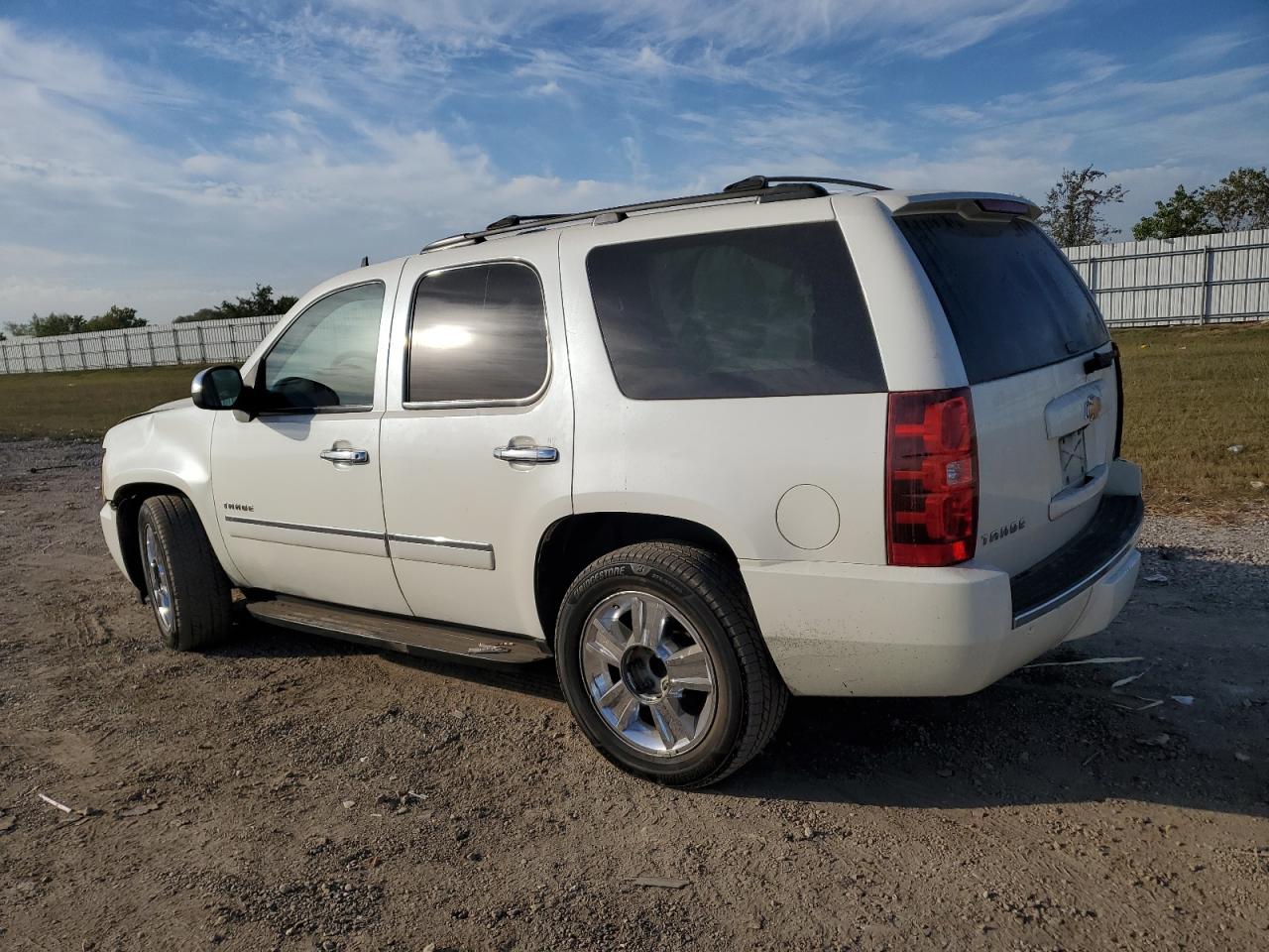 2010 Chevrolet Tahoe VIN 1GNUCCE0XAR196908 Copart auction photo, front end / rear end damage thumbnail 2
