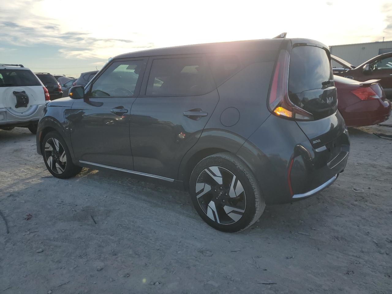 2024 KIA Soul VIN KNDJ53AU5R7902592 Copart auction photo, front end / minor dent/scratches damage thumbnail 2