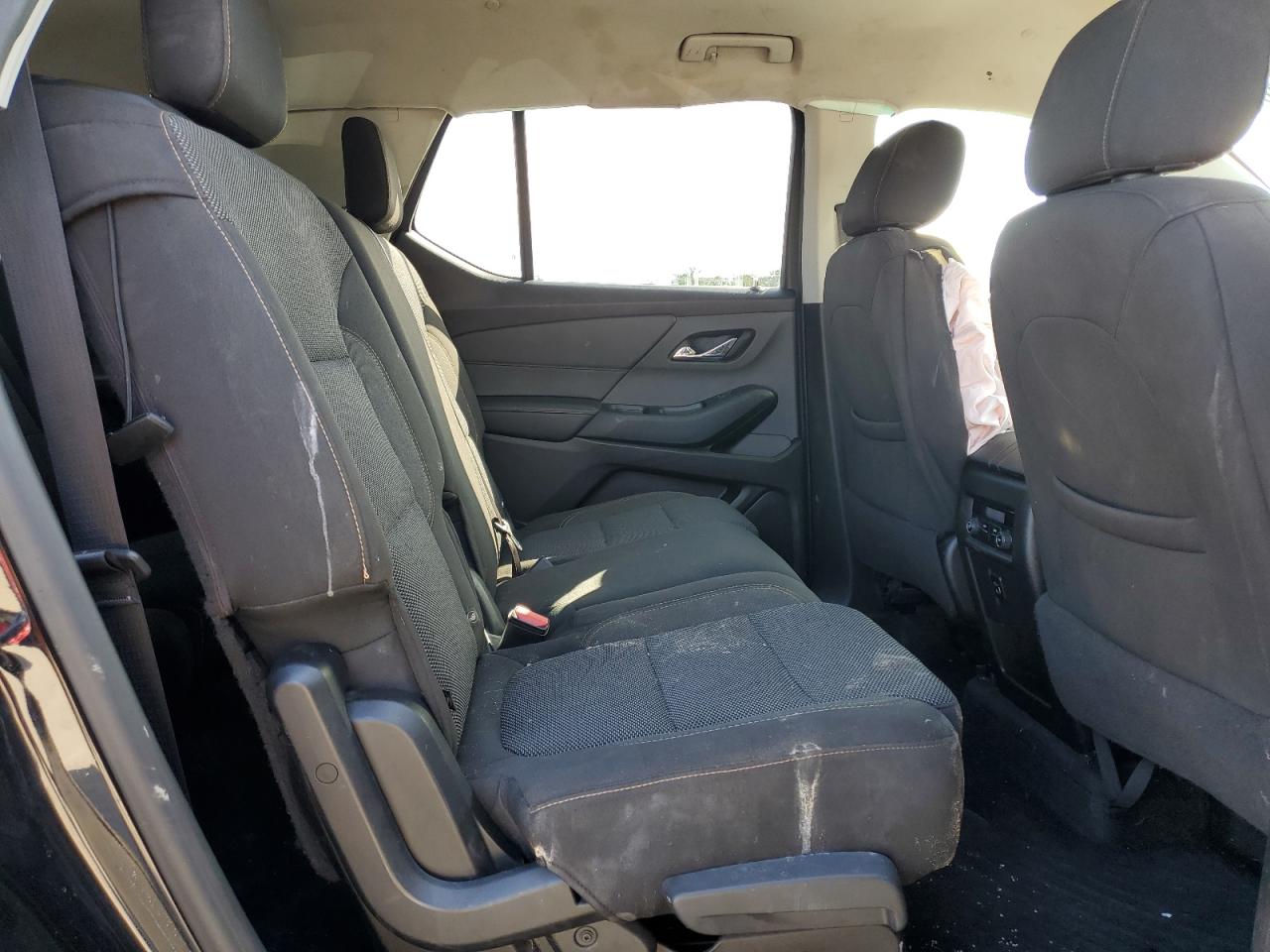 2018 Chevrolet Traverse VIN 1GNERGKWXJJ101118 Copart auction photo, side / front end damage thumbnail 11