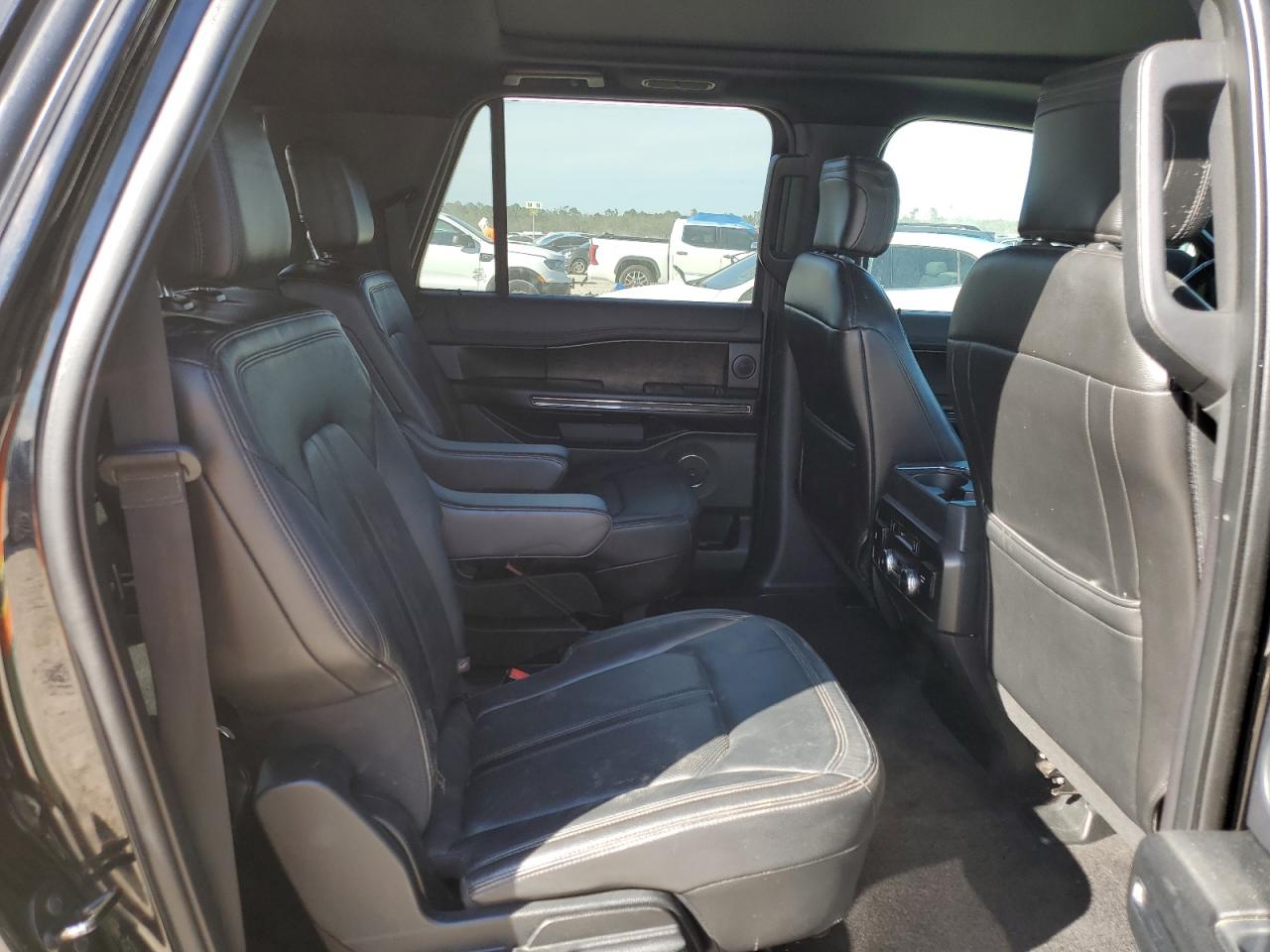 2018 Ford Expedition VIN 1FMJK1KT8JEA10237 Copart auction photo, front end / minor dent/scratches damage thumbnail 11