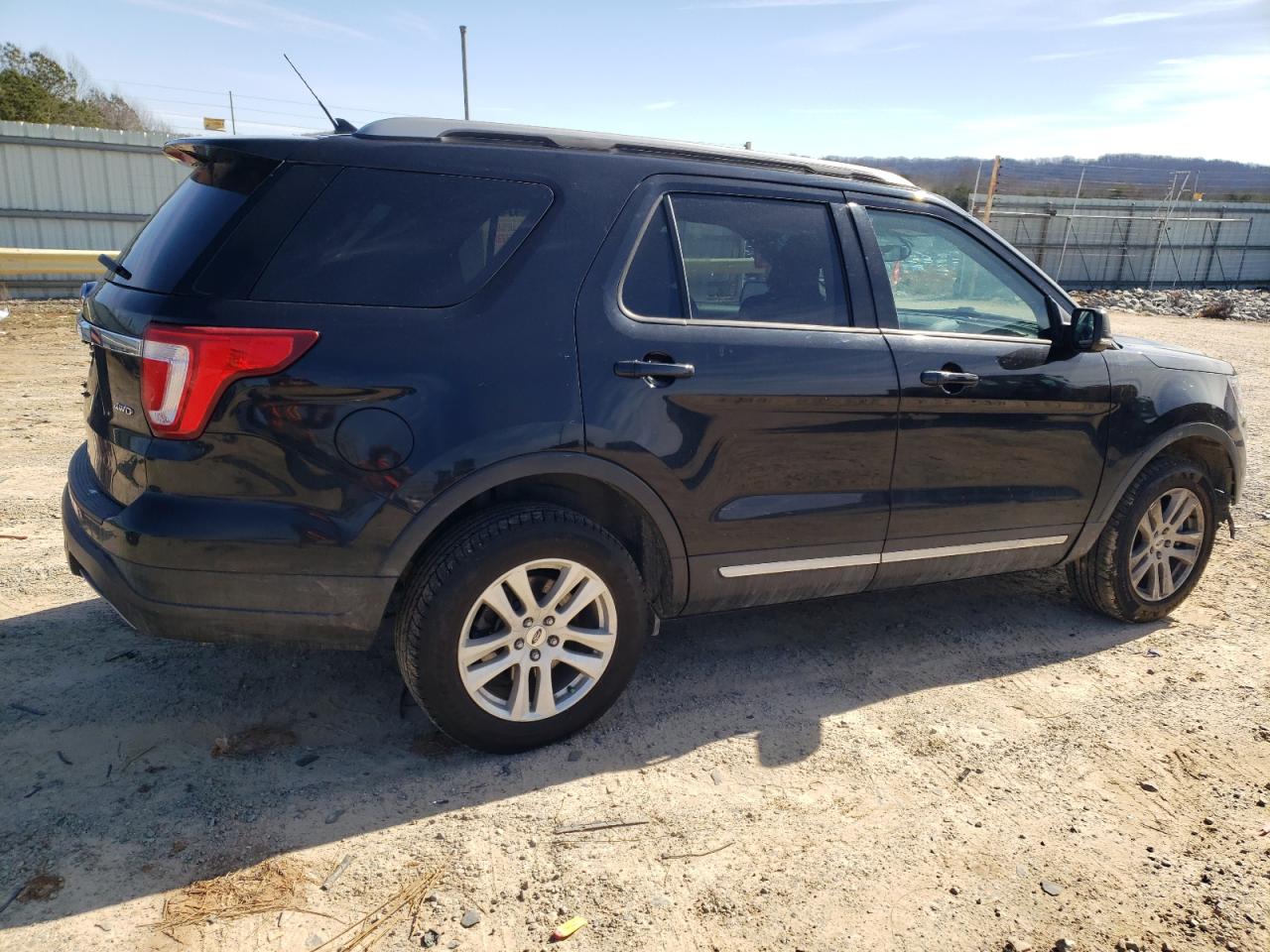 2019 Ford Explorer VIN 1FM5K8D87KGA61429 Copart auction photo, front end / side damage thumbnail 3