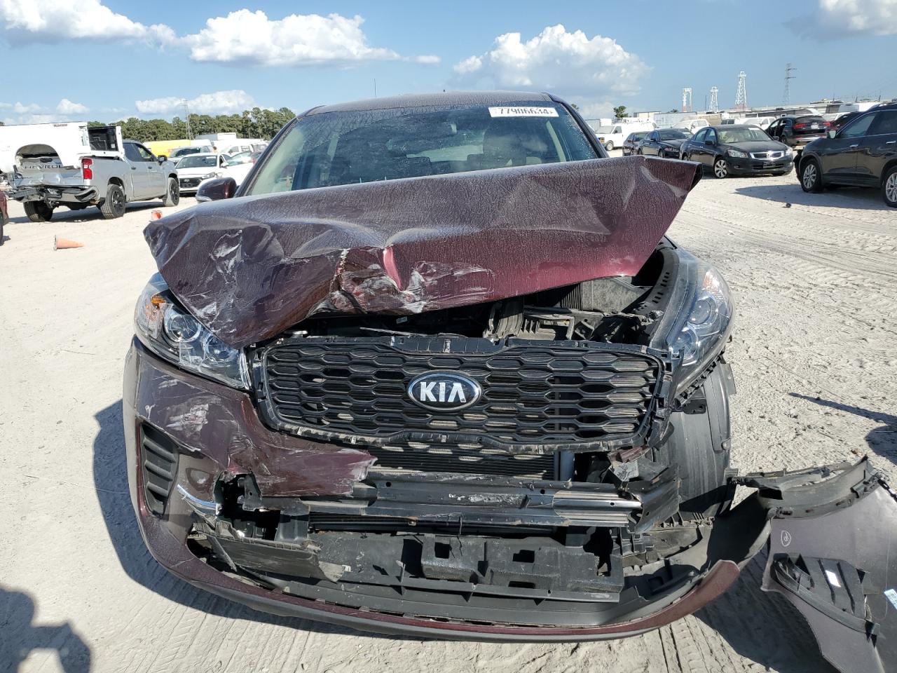 2019 KIA Sorento VIN 5XYPG4A3XKG568313 Copart auction photo, front end damage thumbnail 5