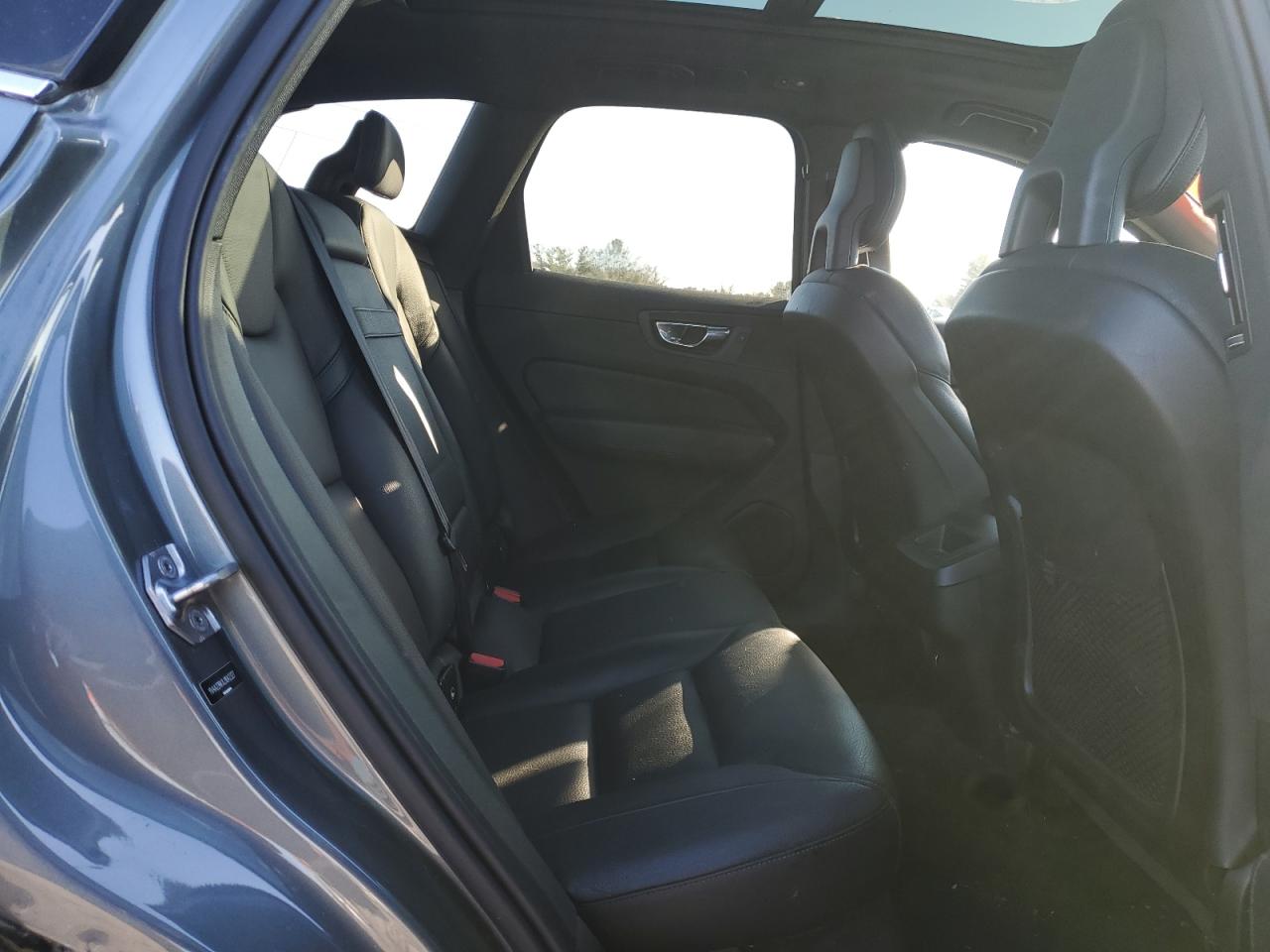 2018 Volvo XC60 VIN YV4A22RKXJ1042327 Copart auction photo, front end / side damage thumbnail 11