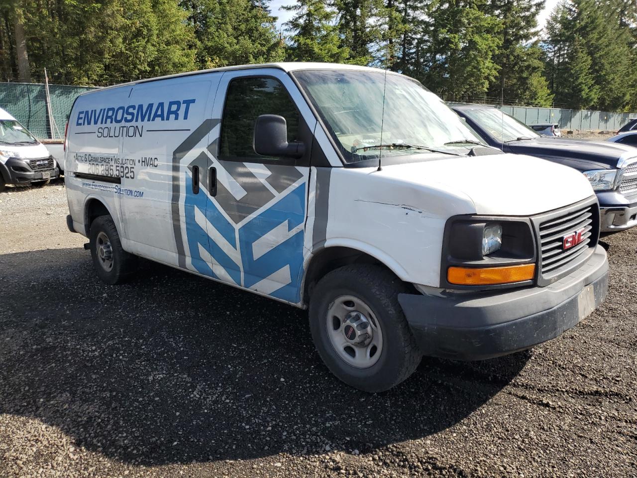 2014 GMC Savana VIN 1GTW7FCG5E1153914 Copart auction photo, vandalism damage thumbnail 4