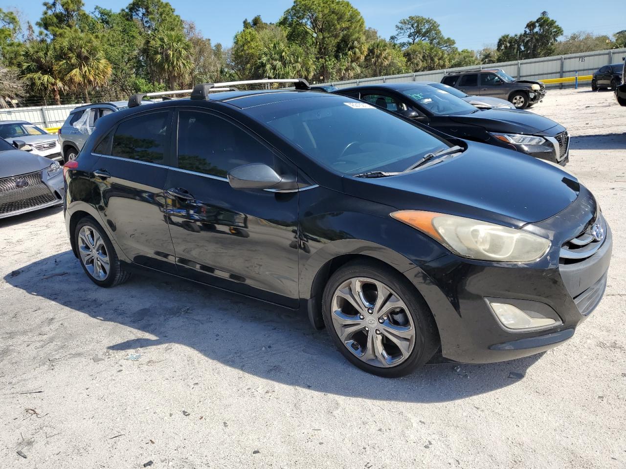 2013 Hyundai Elantra VIN KMHD35LE2DU055525 Copart auction photo, front end / minor dent/scratches damage thumbnail 4