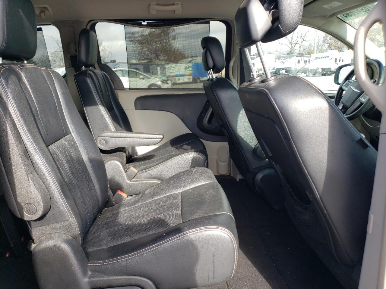 2015 Chrysler Town & Country VIN 2C4RC1CGXFR673521 Copart auction photo, front end damage thumbnail 11
