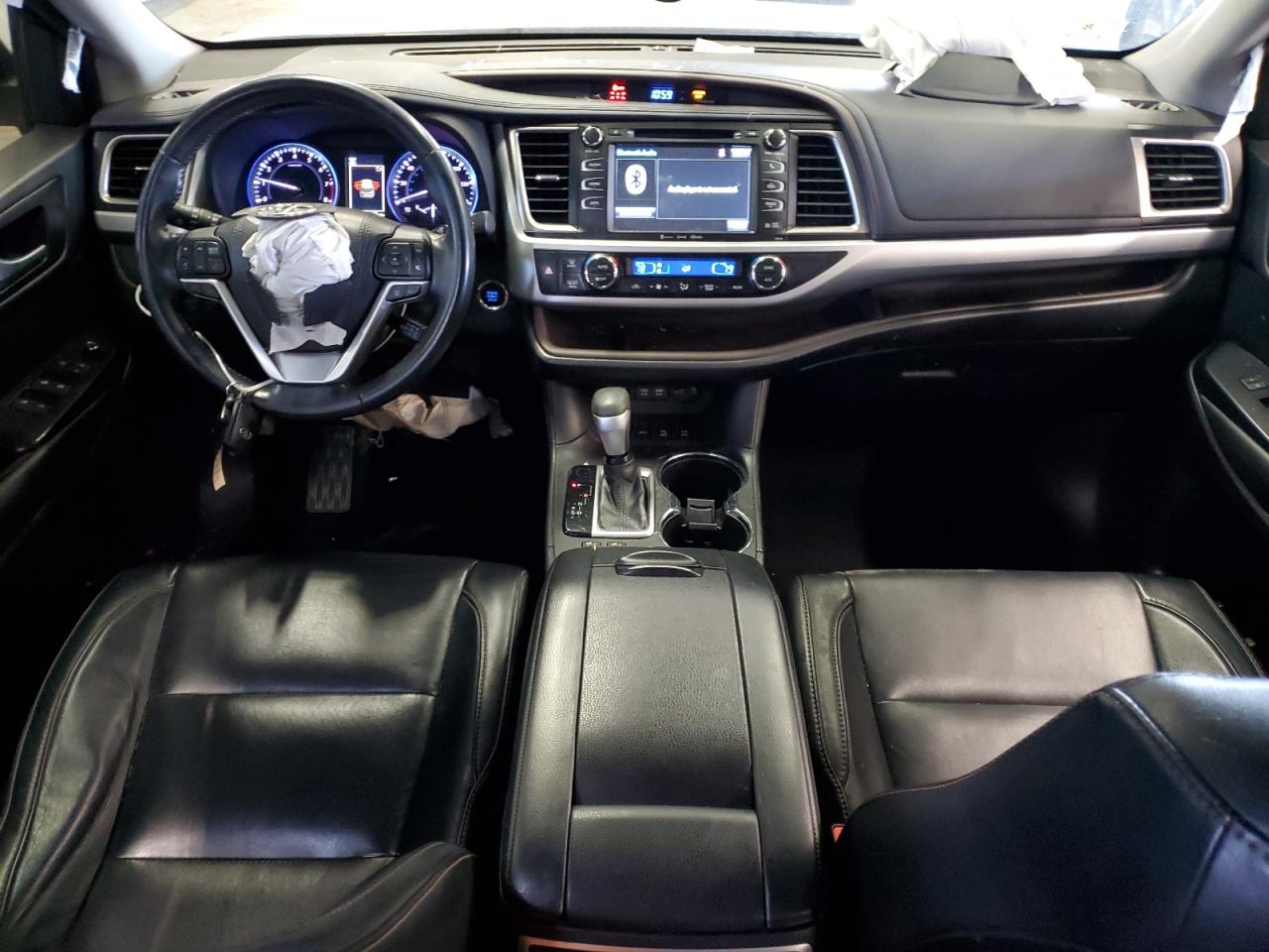 2018 Toyota Highlander VIN 5TDJZRFH6JS844912 Copart auction photo, side / front end damage thumbnail 8