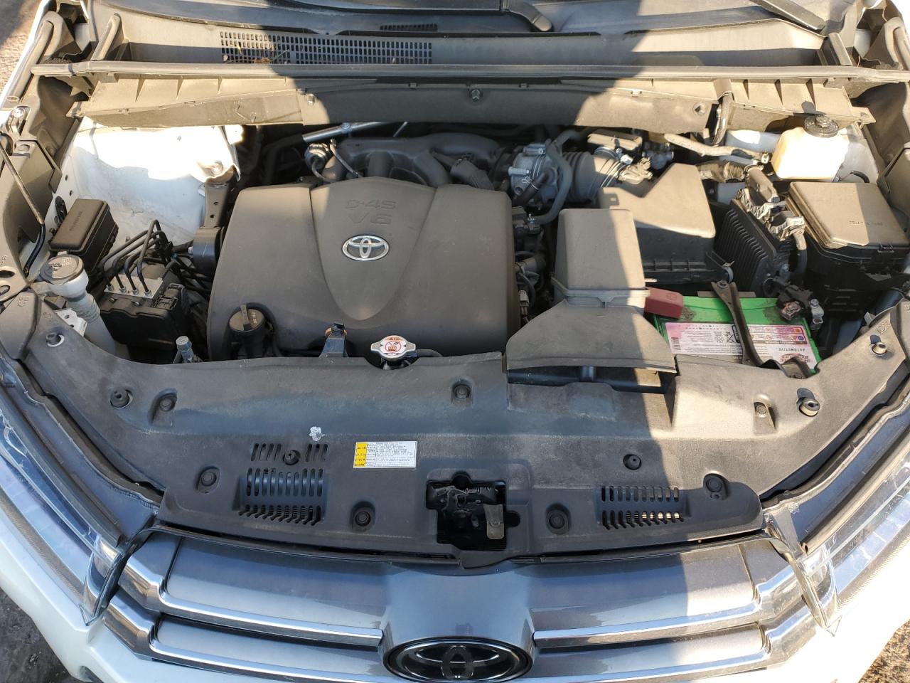 2019 Toyota Highlander VIN 5TDDZRFH7KS724728 Copart auction photo, rear end / side damage thumbnail 12