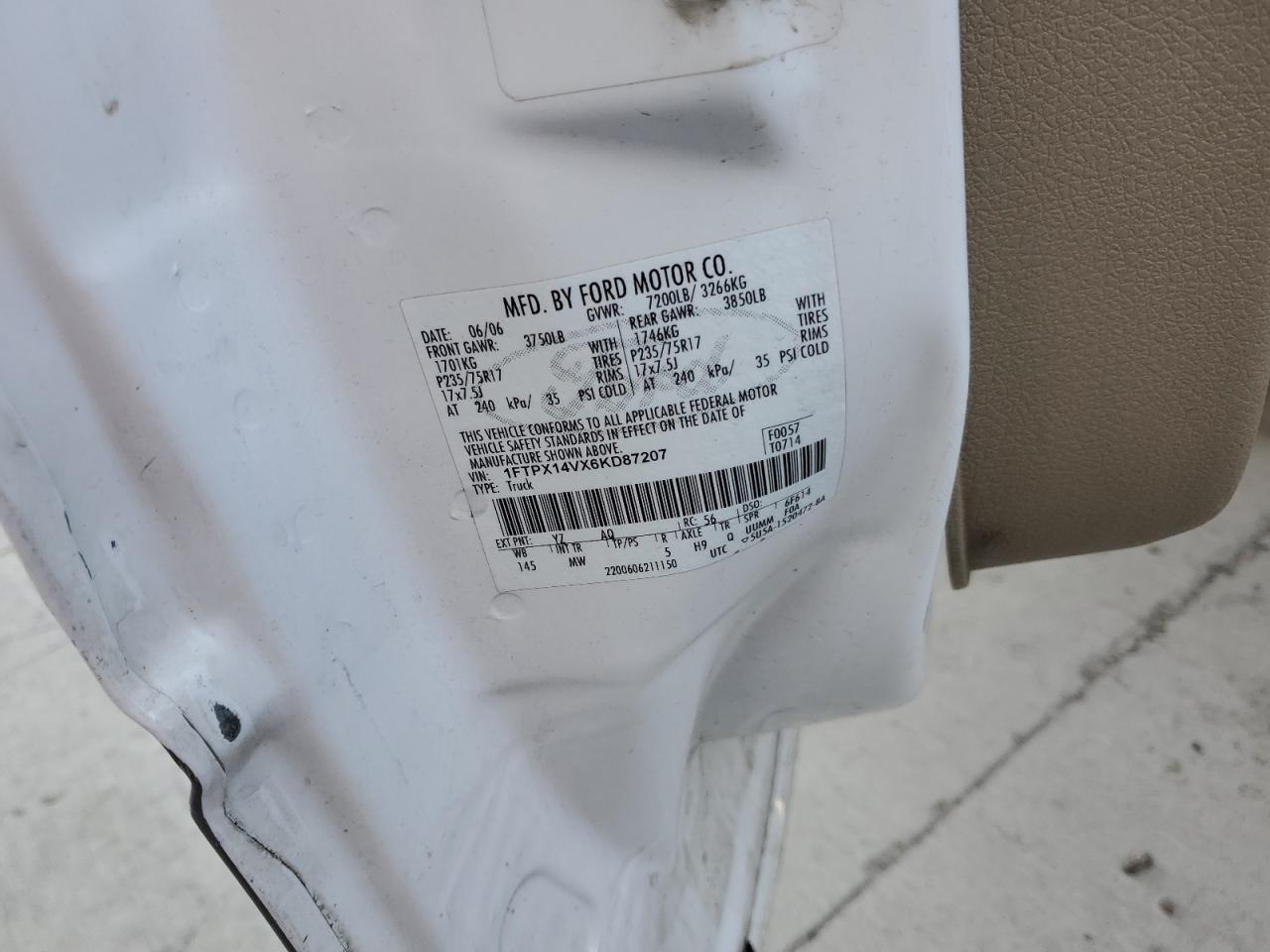 2006 Ford F-150 VIN 1FTPX14VX6KD87207 Copart auction photo, front end / side damage thumbnail 12