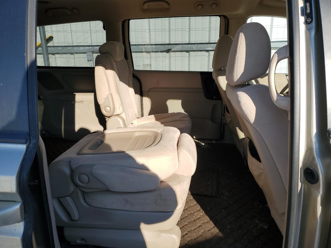 2008 Hyundai Entourage VIN KNDMC233186048237 Copart auction photo, front end / side damage thumbnail 11