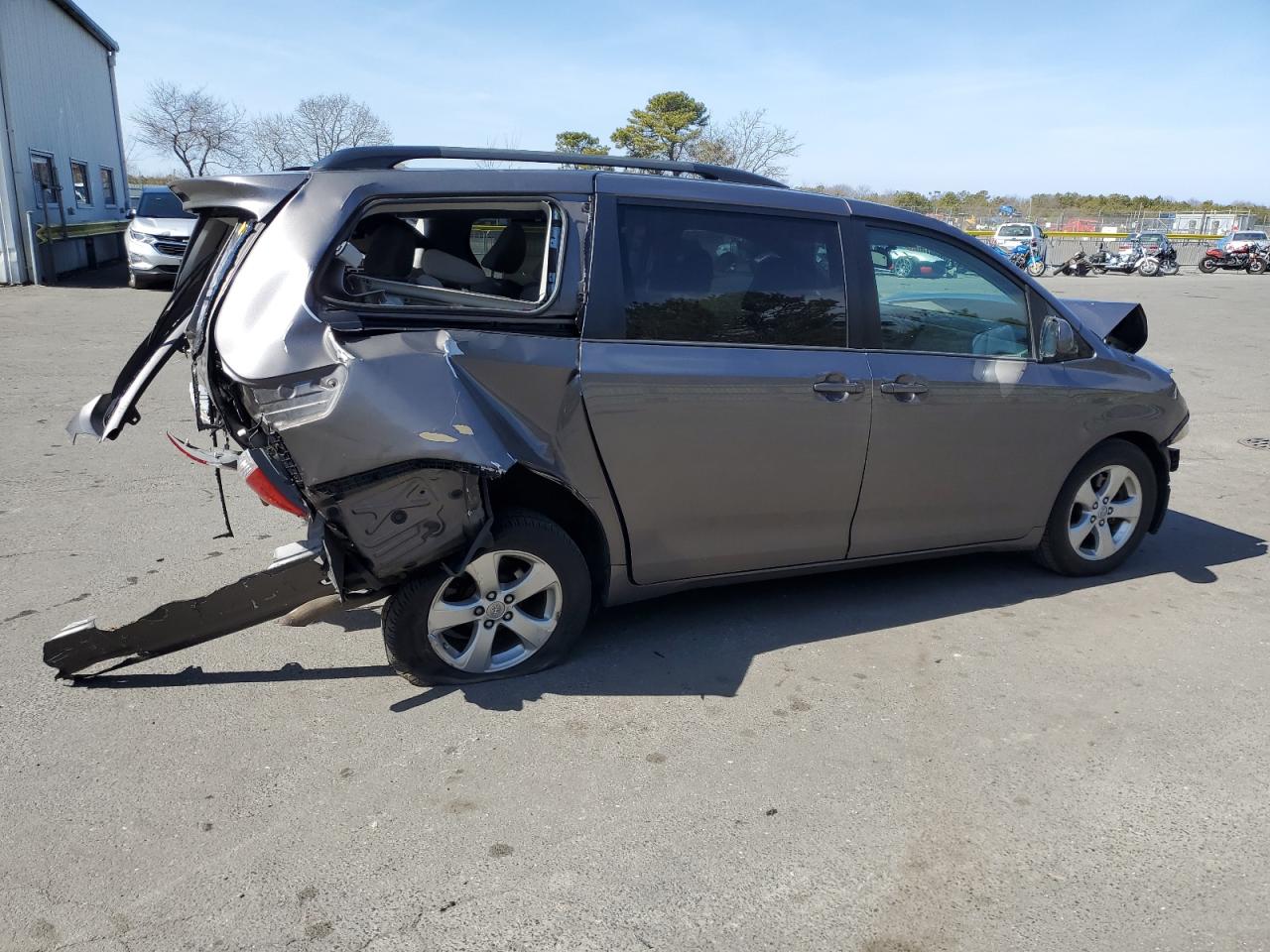 2014 Toyota Sienna VIN 5TDKK3DC1ES483110 Copart auction photo, rear end / front end damage thumbnail 3