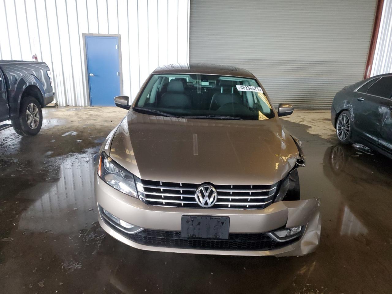 2015 Volkswagen Passat VIN 1VWCT7A32FC062932 Copart auction photo, front end / undercarriage damage thumbnail 5