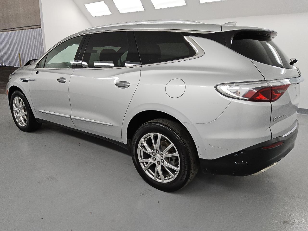 2022 Buick Enclave VIN 5GAEVBKW5NJ117855 Copart auction photo, front end damage thumbnail 2