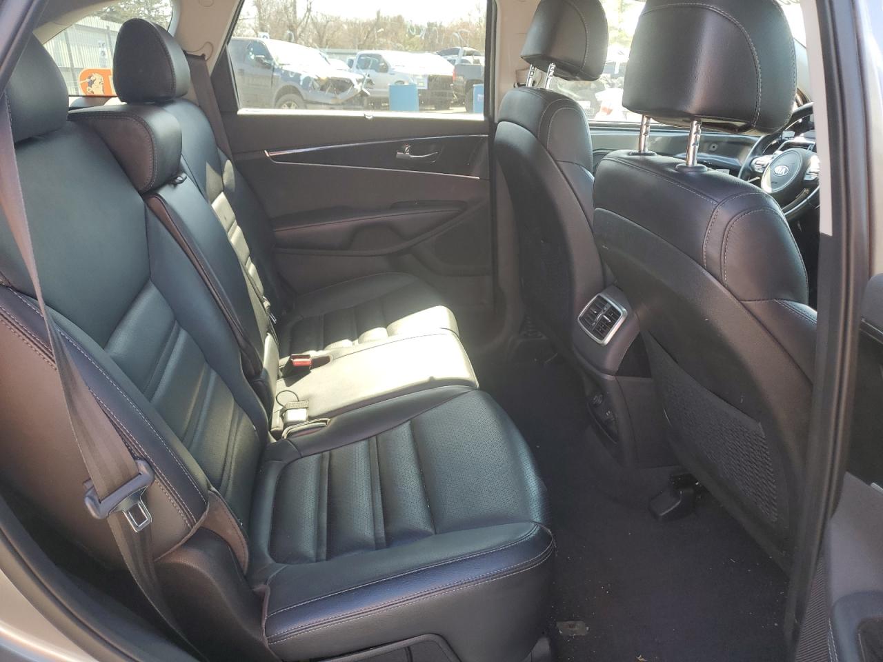 2017 KIA Sorento VIN 5XYPHDA58HG228701 Copart auction photo, front end / side damage thumbnail 11