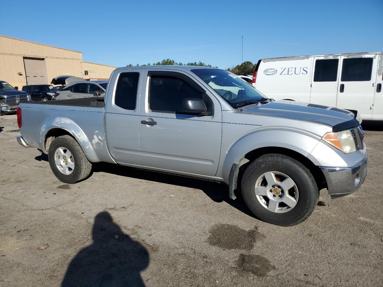 2006 Nissan Navara (Frontier) VIN 1N6AD06U56C414012 Copart auction photo, burn - engine damage thumbnail 4