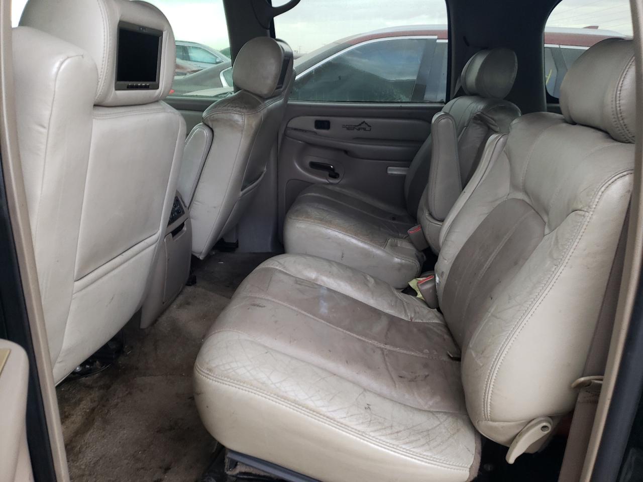 2002 GMC Yukon VIN 1GKFK66U62J143375 Copart auction photo, rear end damage thumbnail 10
