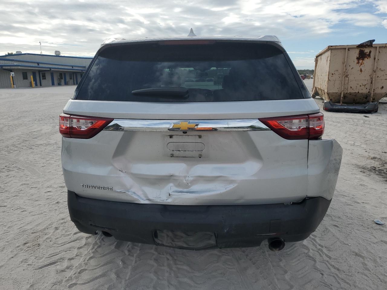 2018 Chevrolet Traverse VIN 1GNERFKW7JJ206323 Copart auction photo, front end / rear end damage thumbnail 6