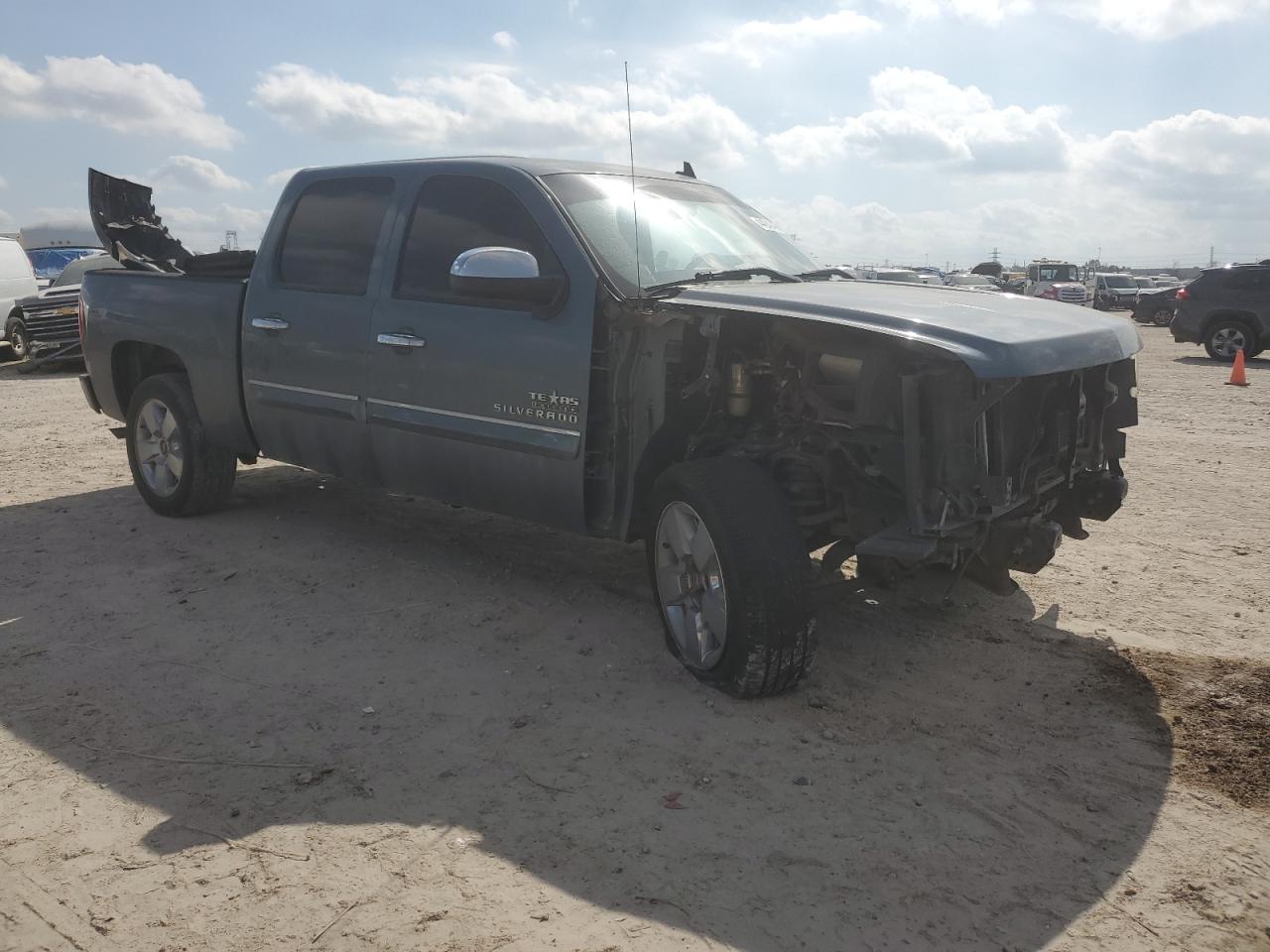 2011 Chevrolet Silverado VIN 3GCPCSE09BG381288 Copart auction photo, front end / rear end damage thumbnail 4