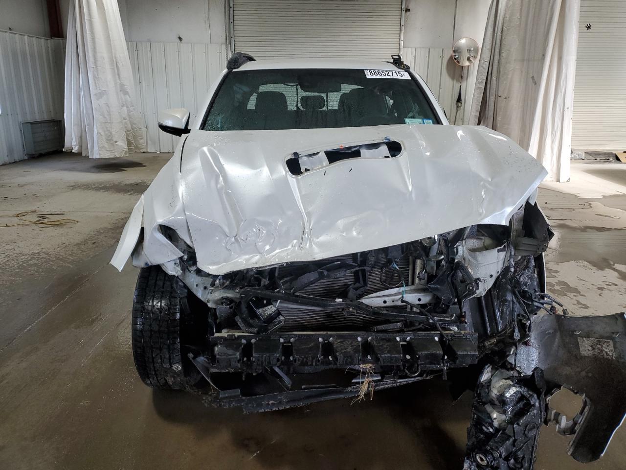 2022 Toyota Tacoma VIN 3TYCZ5AN0NT090009 Copart auction photo, all over damage thumbnail 5