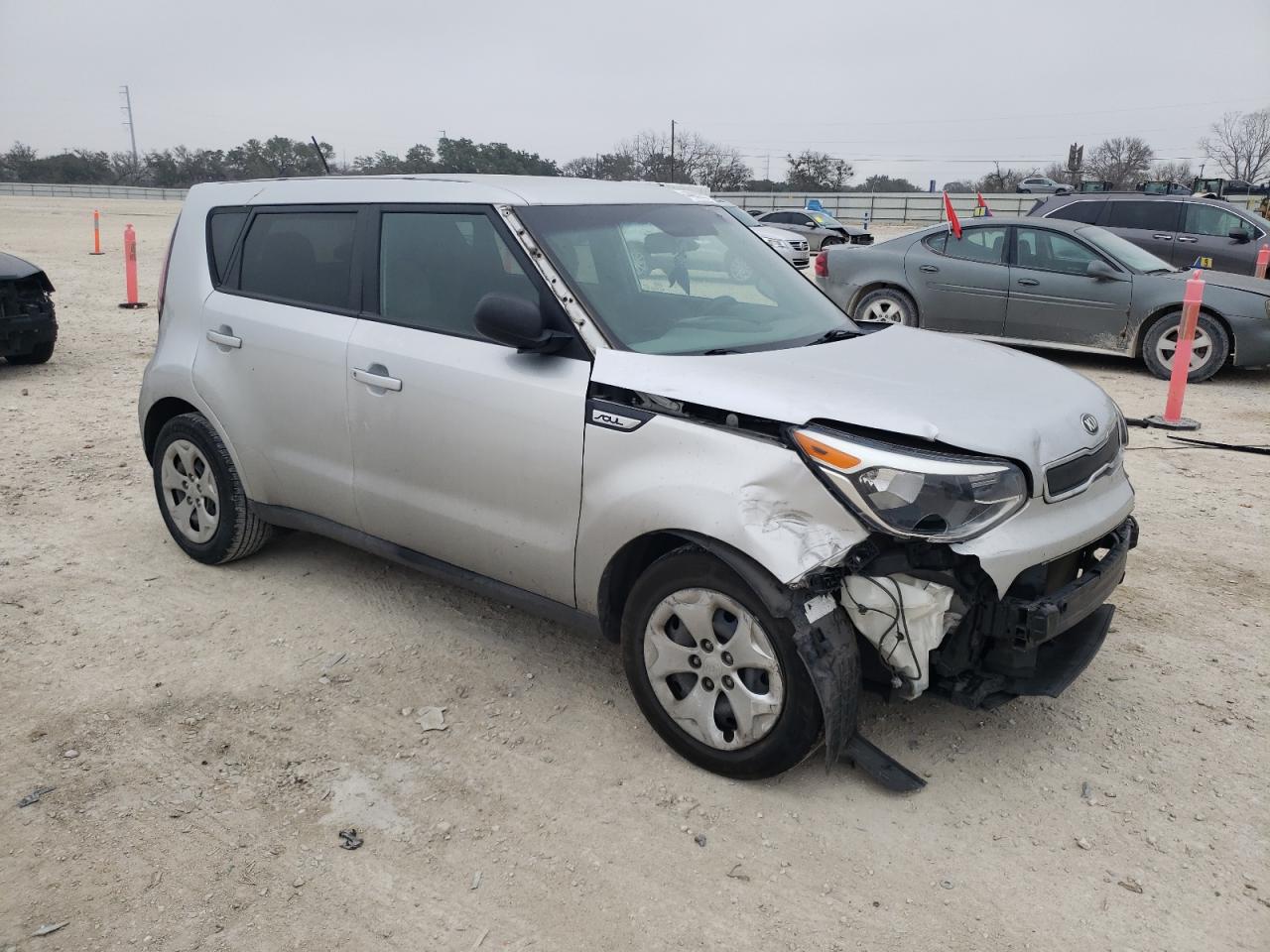 2015 KIA Soul VIN KNDJN2A25F7762483 Copart auction photo, all over damage thumbnail 4