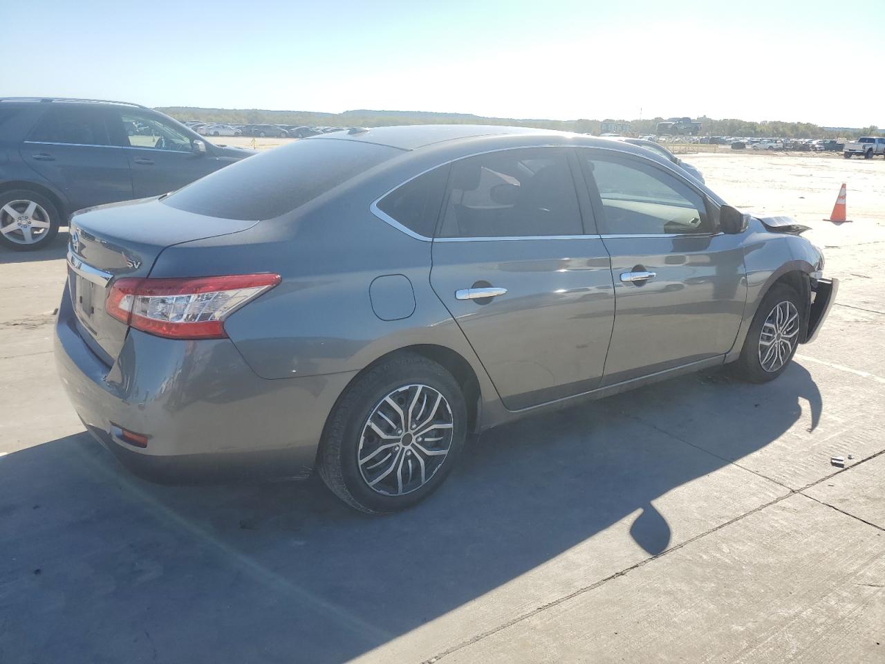 2015 Nissan Sentra VIN 3N1AB7AP7FY352450 Copart auction photo, front end damage thumbnail 3