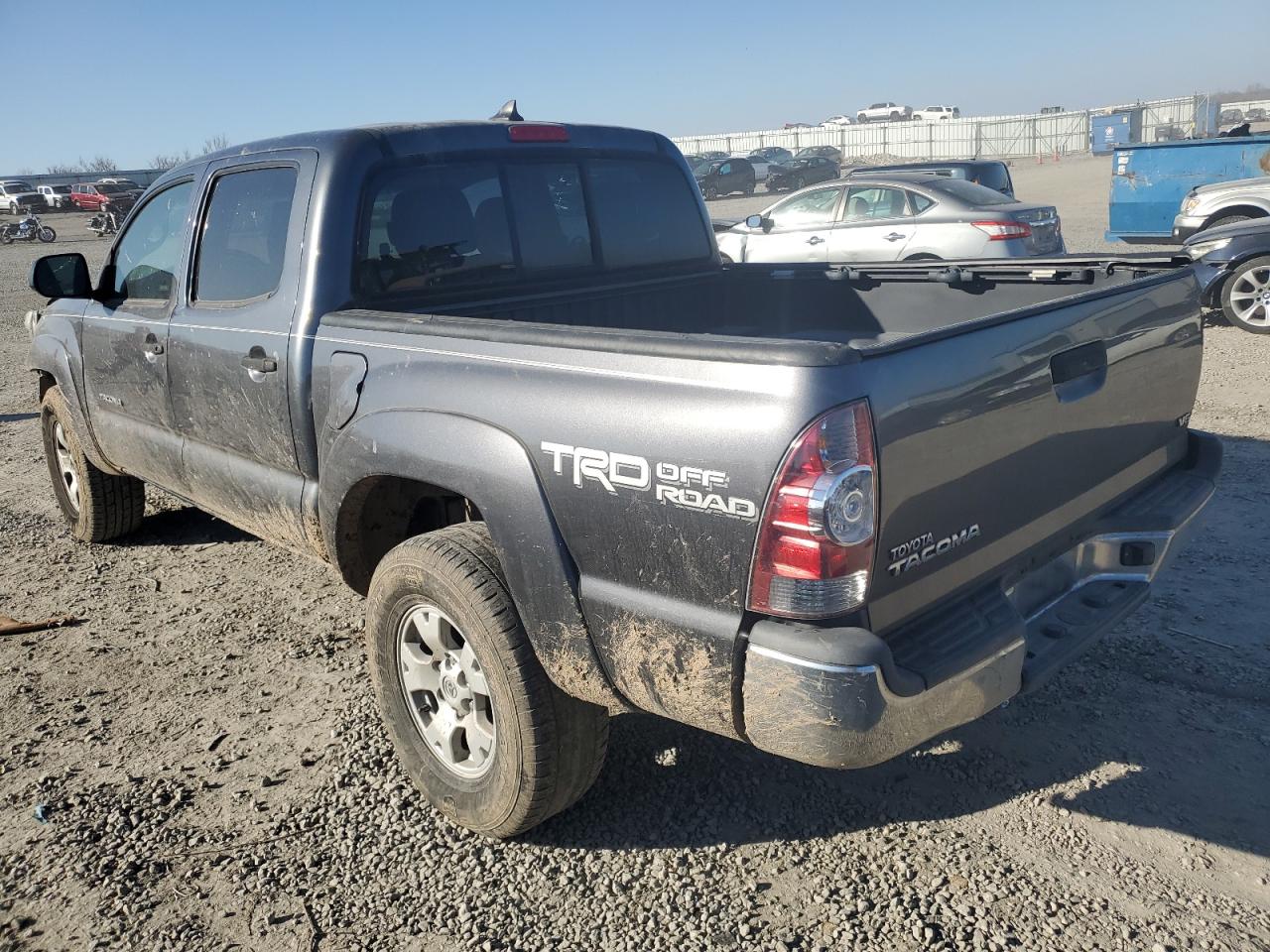 2015 Toyota Tacoma VIN 3TMLU4EN7FM200649 Copart auction photo, all over damage thumbnail 2