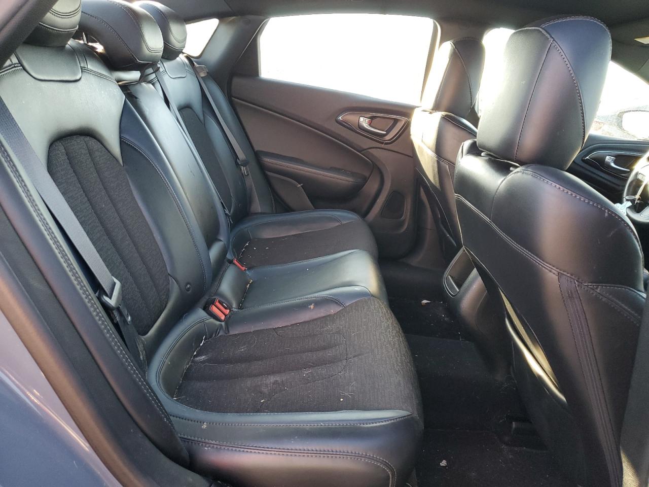 2015 Chrysler 200 VIN 1C3CCCBB0FN664030 Copart auction photo, front end damage thumbnail 10