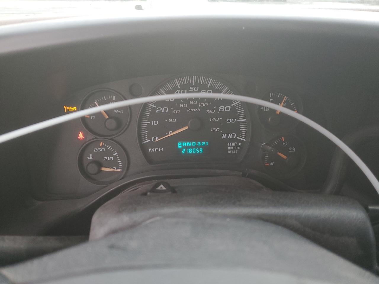 2004 Chevrolet Express VIN 1GCHG35U341142340 Copart auction photo, rear end / minor dent/scratches damage thumbnail 9