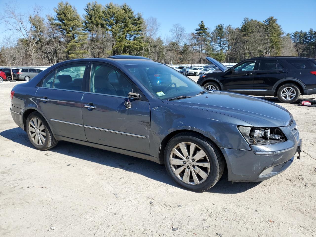 2009 Hyundai Sonata VIN 5NPEU46F29H474092 Copart auction photo, front end / side damage thumbnail 4