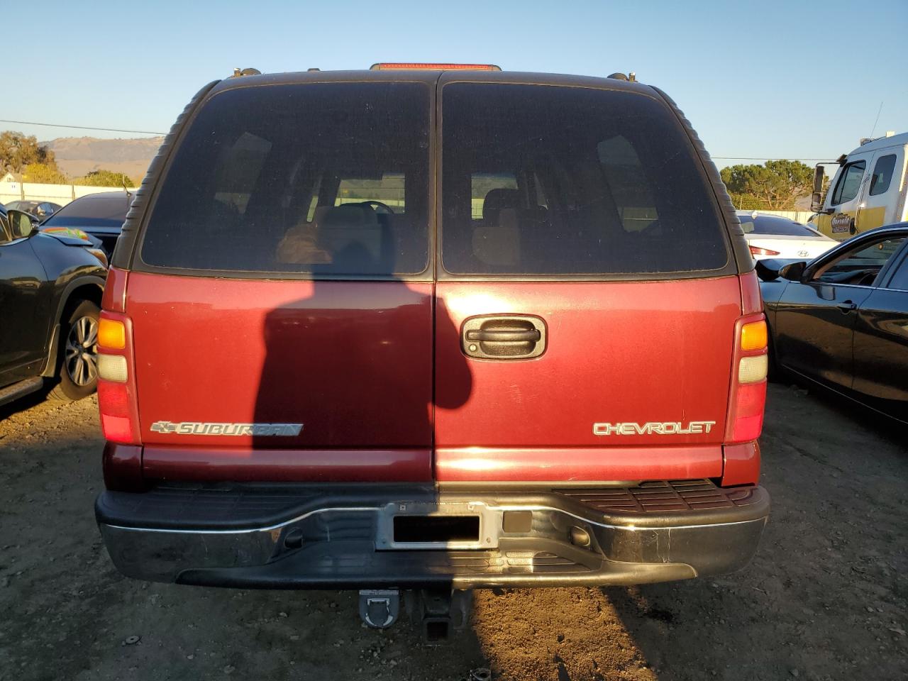 2003 Chevrolet Suburban VIN 1GNFK16T13J247528 Copart auction photo, vandalism damage thumbnail 6