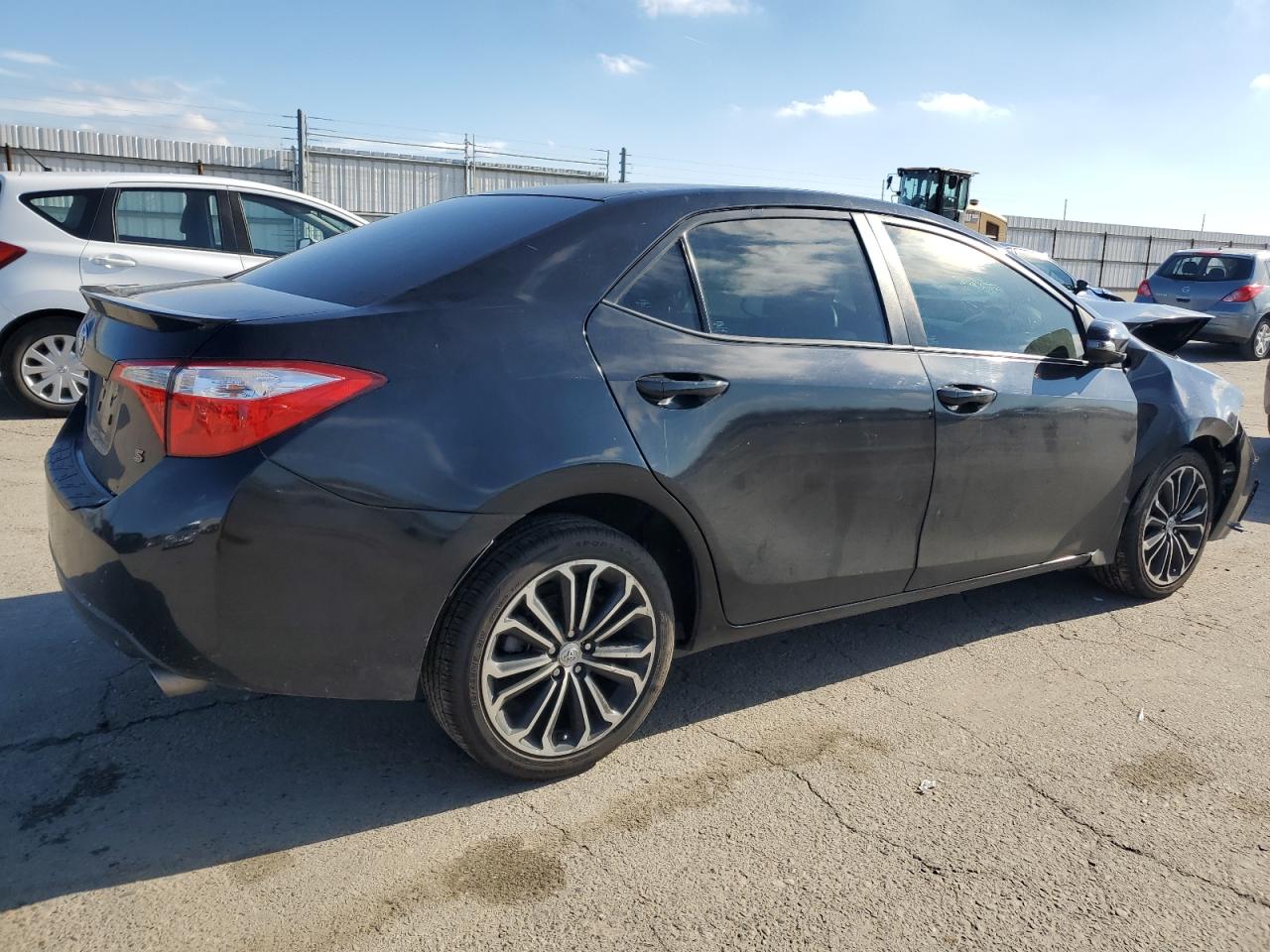 2016 Toyota Corolla VIN 5YFBURHE2GP406928 Copart auction photo, front end / side damage thumbnail 3