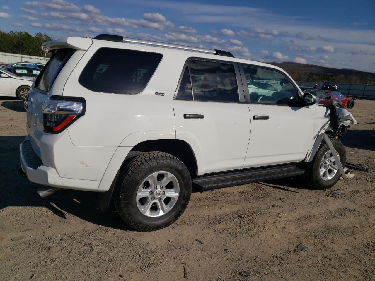 2021 Toyota 4Runner VIN JTEMU5JR7M5847828 Copart auction photo, front end / side damage thumbnail 3