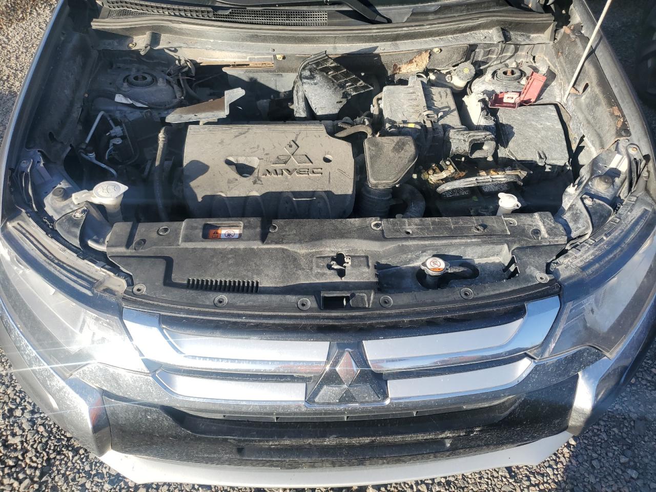 2018 Mitsubishi Outlander VIN JA4AZ3A33JJ005512 Copart auction photo, normal wear damage thumbnail 12