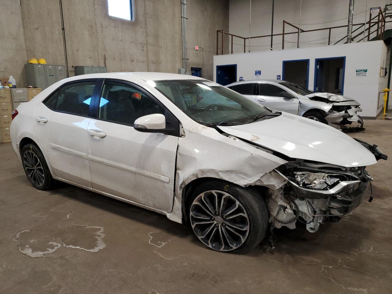 2016 Toyota Corolla VIN 2T1BURHE2GC530973 Copart auction photo, front end damage thumbnail 4