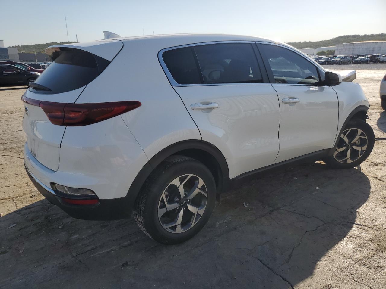 2021 KIA Sportage VIN KNDPM3AC0M7893670 Copart auction photo, front end / minor dent/scratches damage thumbnail 3