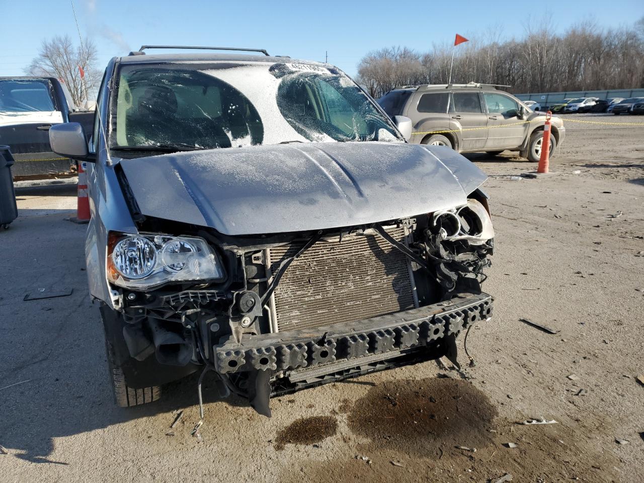 2014 Chrysler Town & Country VIN 2C4RC1BG8ER357955 Copart auction photo, front end damage thumbnail 5