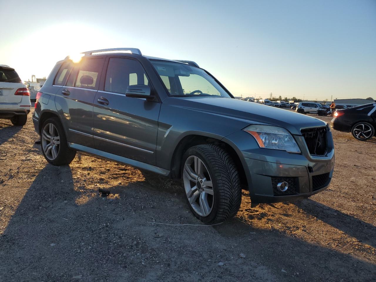 2012 Mercedes-Benz GLK-klasse VIN WDCGG5GB6CF869213 Copart auction photo, front end damage thumbnail 4
