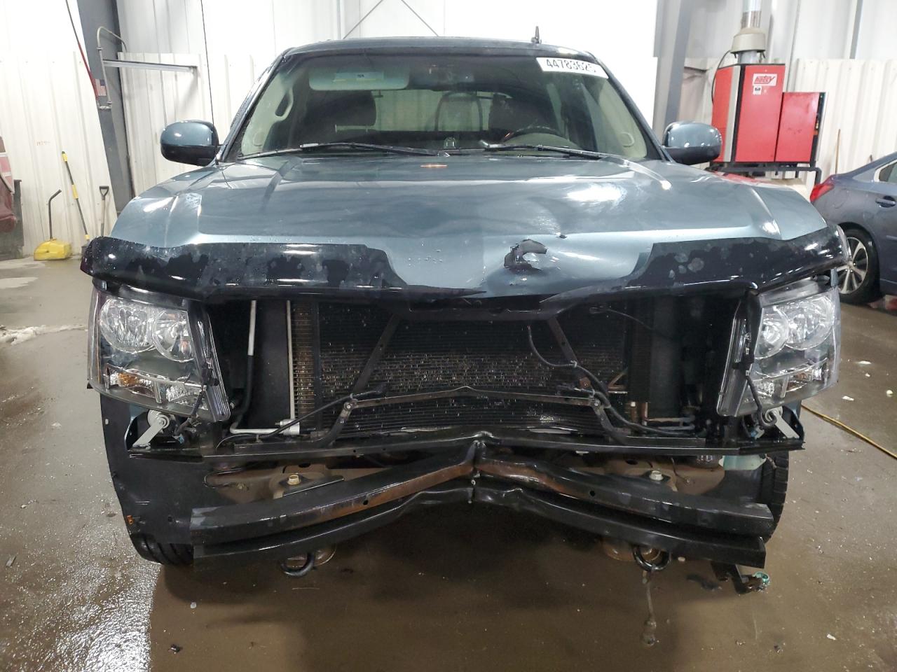 2008 Chevrolet Avalanche VIN 3GNFK12328G202421 Copart auction photo, front end damage thumbnail 5