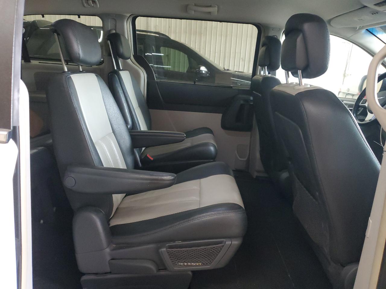 2010 Chrysler Town & Country VIN 2A4RR8D19AR380925 Copart auction photo, front end damage thumbnail 11