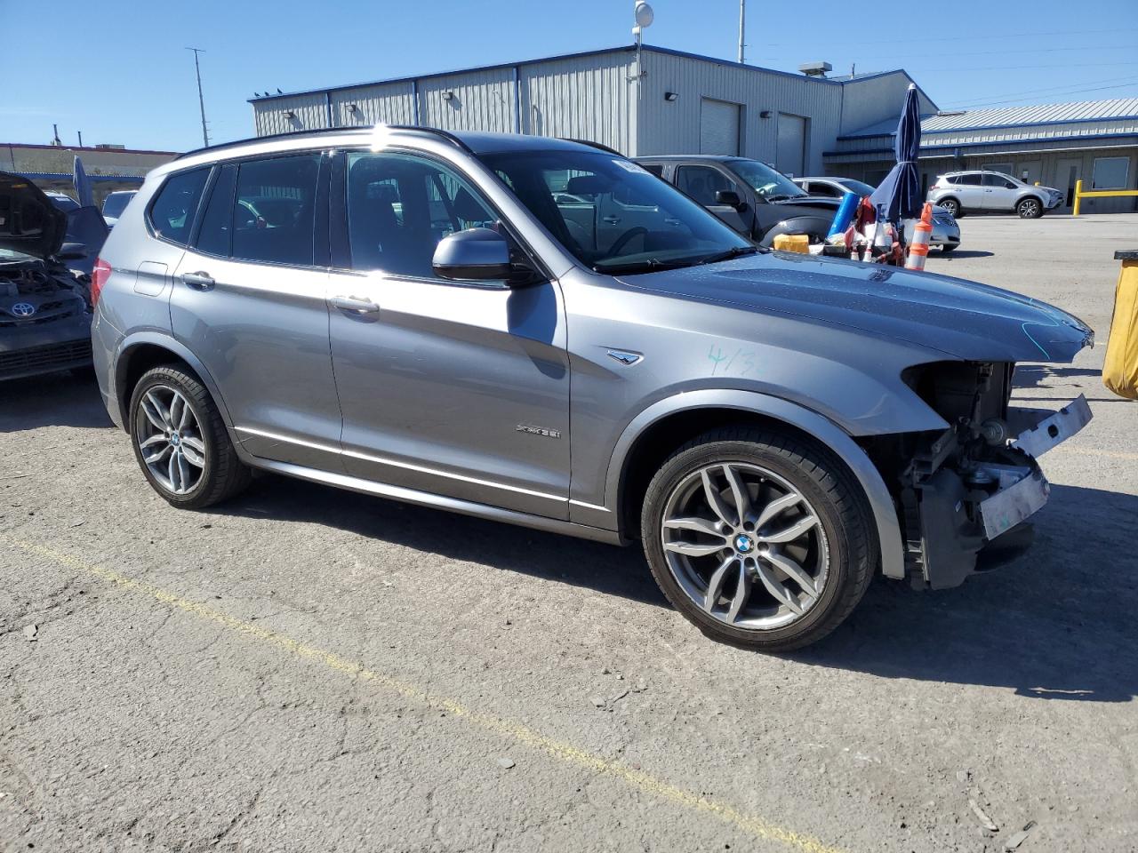 2017 BMW X3 VIN 5UXWX7C5XH0U39772 Copart auction photo, front end damage thumbnail 4