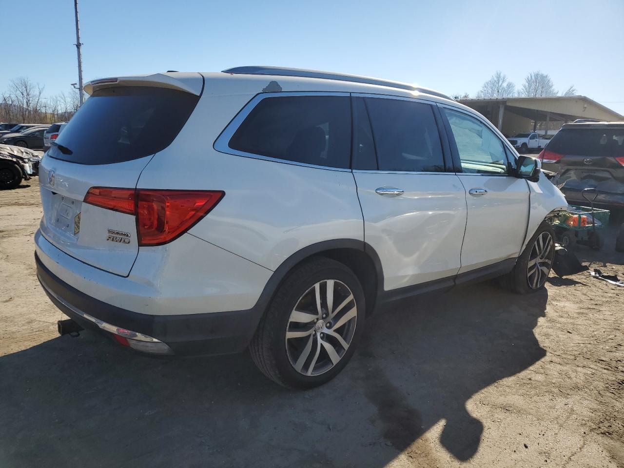 2017 Honda Pilot VIN 5FNYF6H96HB017308 Copart auction photo, front end / side damage thumbnail 3